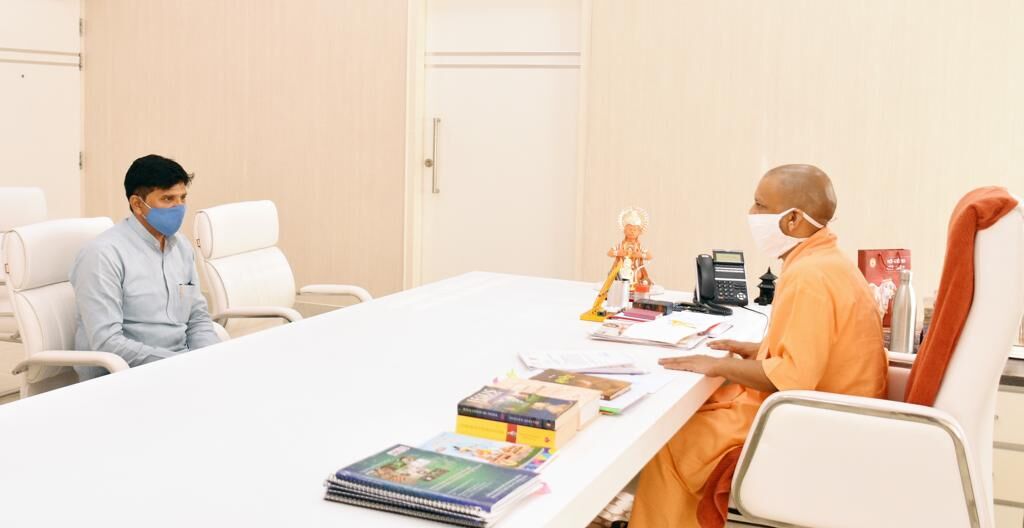 तेजेन्द्र निर्वाल ने सीएम योगी से शामली में मांगा डायट तेजेन्द्र निर्वाल ने सीएम योगी से शामली में मांगा डायट