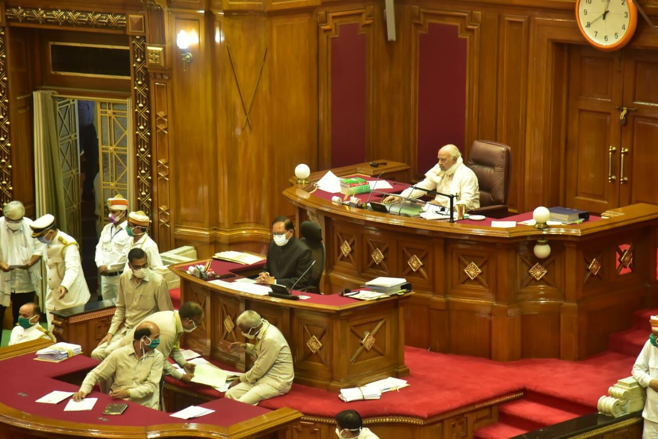 उत्तर प्रदेश ने कोरोना महामारी के दौरान सदन की कार्यवाही का संचालन करके रचा इतिहास : हृदय नारायण दीक्षित उत्तर प्रदेश ने कोरोना महामारी के दौरान सदन की कार्यवाही का संचालन करके रचा इतिहास : हृदय नारायण दीक्षित