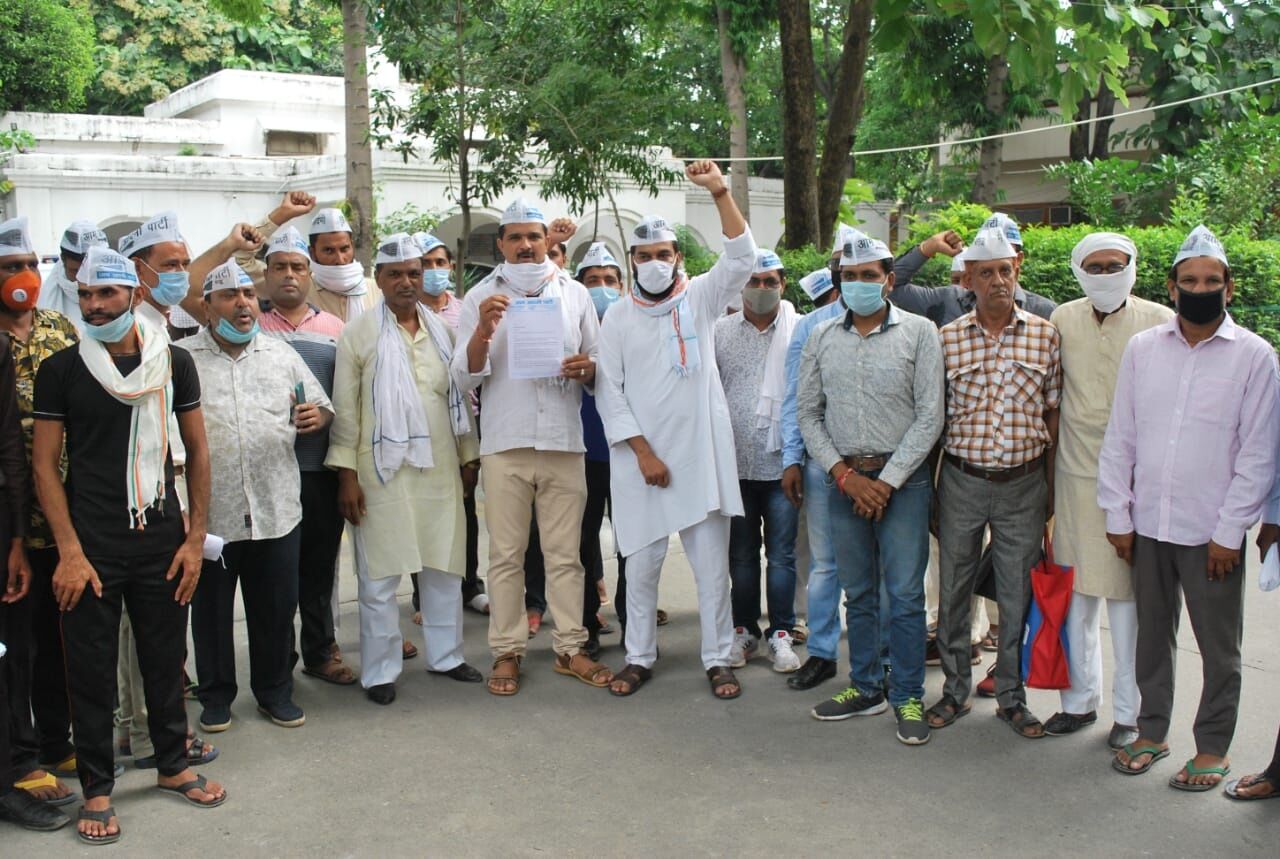 योगी सरकार के खिलाफ आप ने किया प्रदर्शन-रायबरेली कांड पर जताया रोष