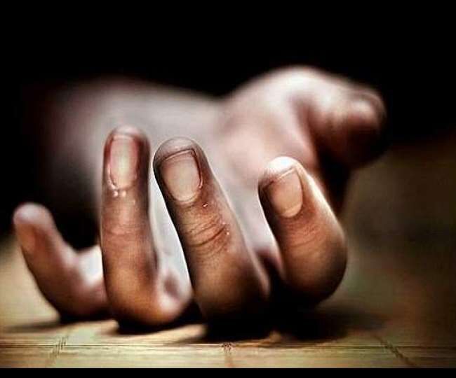 प्रेमिका ने की जहर खाकर तो प्रेमी ने ट्रेन से कटकर कर ली खुदकुशी प्रेमिका ने की जहर खाकर तो प्रेमी ने ट्रेन से कटकर कर ली खुदकुशी