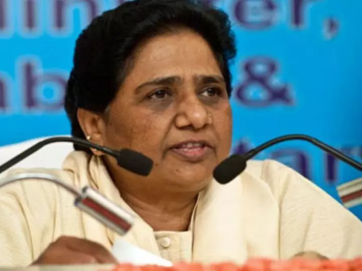 दलित युवक की हत्या पर मायावती ने योगी सरकार को घेरा दलित युवक की हत्या पर मायावती ने योगी सरकार को घेरा