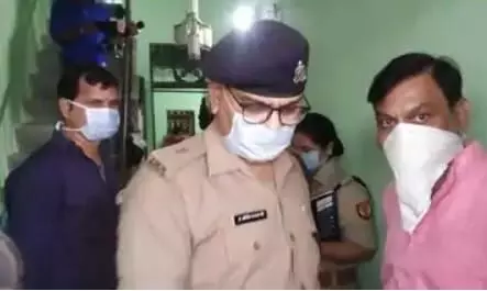 मेरठ में सर्राफ की गोली मारकर हत्या, 10 लाख कैश और पांच किलो चांदी लूटी मेरठ में सर्राफ की गोली मारकर हत्या, 10 लाख कैश और पांच किलो चांदी लूटी