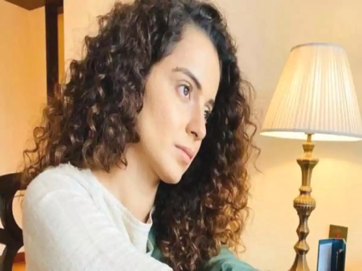कंगना ने बोली- शिव सेना अब बन चुकी है सोनिया सेना कंगना ने बोली- शिव सेना अब बन चुकी है सोनिया सेना