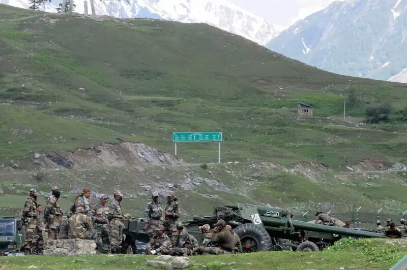 लद्दाख में विवादित इलाकों से सैनिक हटाने पर सहमति लद्दाख में विवादित इलाकों से सैनिक हटाने पर सहमति