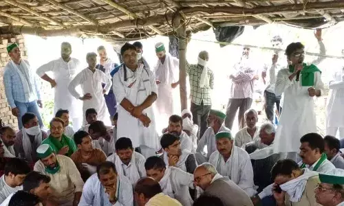 तितावी में भाकियू का हाईवे जाम, मंसूरपुर में रेलवे स्टेशन पर रालोद का धरना तितावी में भाकियू का हाईवे जाम, मंसूरपुर में रेलवे स्टेशन पर रालोद का धरना