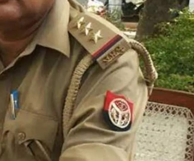 लापरवाही पर योगी नाराज, इंस्पेक्टर सस्पैंड लापरवाही पर योगी नाराज, इंस्पेक्टर सस्पैंड
