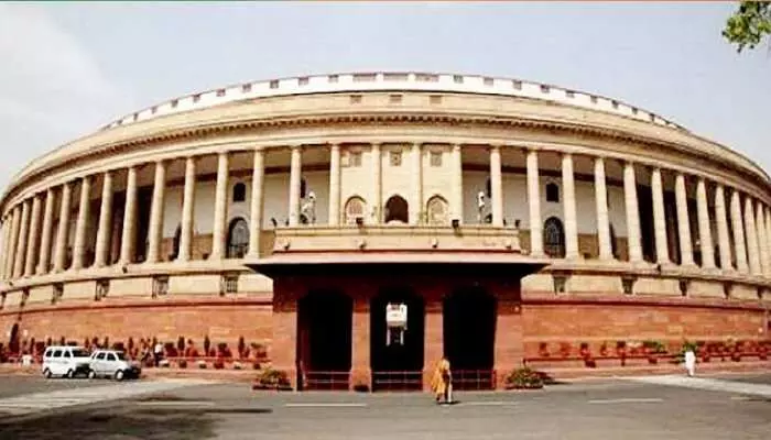 पांच सांसद मिले कोरोना संक्रमित पांच सांसद मिले कोरोना संक्रमित