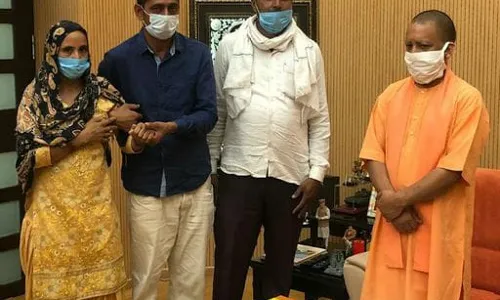 सरकार बनाएगी सुदीक्षा भाटी के नाम प्रेरणा स्थल, लाइब्रेरी मुख्यमंत्री से मुलाक़ात के बाद परिवार को मिला आश्वासन सरकार बनाएगी सुदीक्षा भाटी के नाम प्रेरणा स्थल, लाइब्रेरी मुख्यमंत्री से मुलाक़ात के बाद परिवार को मिला आश्वासन