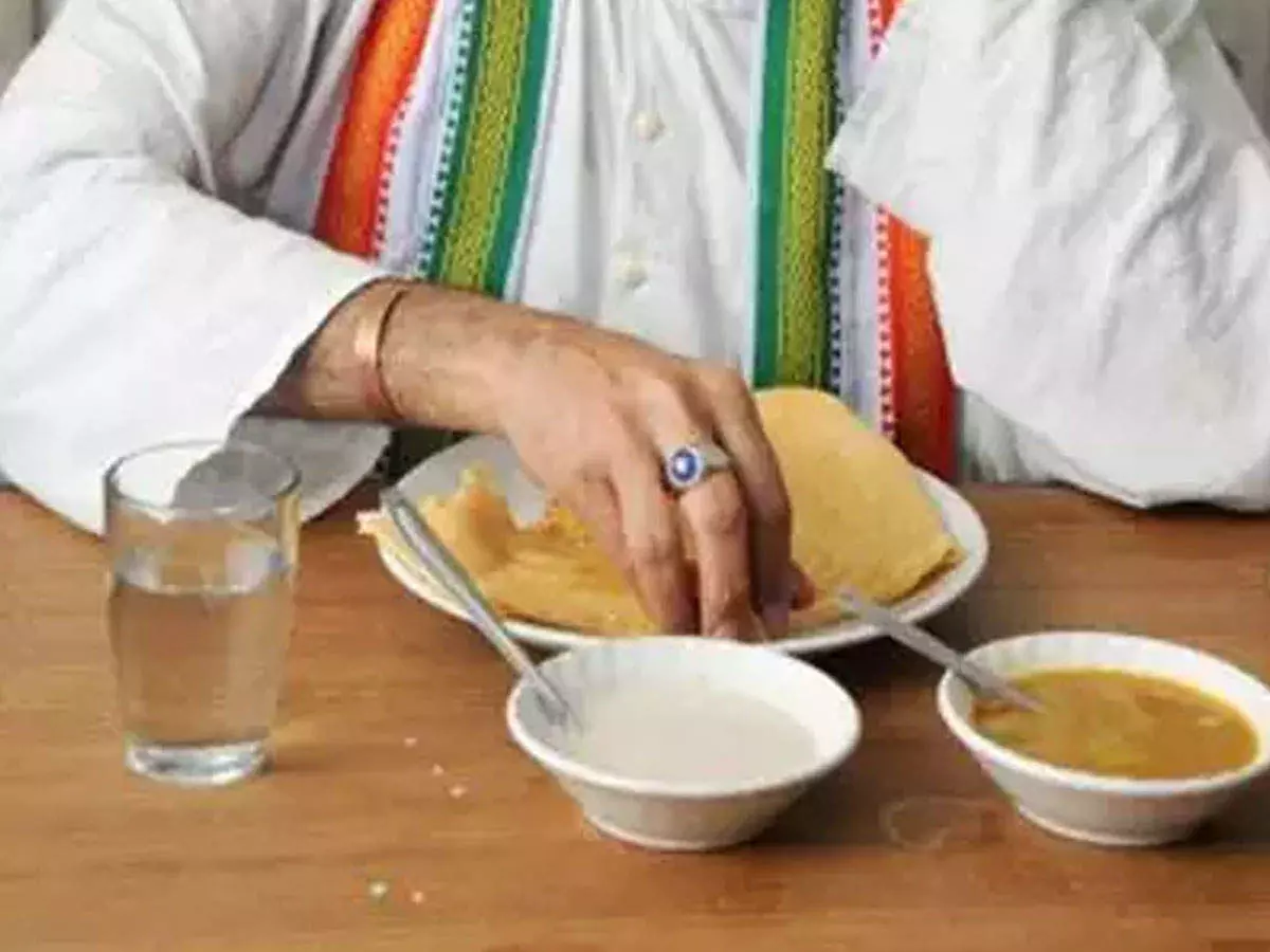 कोरोना काल में संसद की कैंटीन बंद, महंगा मिलेगा बाहर का खाना कोरोना काल में संसद की कैंटीन बंद, महंगा मिलेगा बाहर का खाना