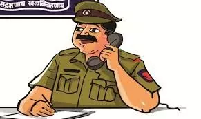 थानेदार बोला-ब्लाउज फाडकर आना... थानेदार बोला-ब्लाउज फाडकर आना...