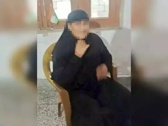 नौकरी के नाम पर लडकियों को सैक्स रैकेट में धकेलने का भंडाफोड नौकरी के नाम पर लडकियों को सैक्स रैकेट में धकेलने का भंडाफोड