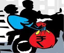 सीबीआई अधिकारी बनकर आए बदमाशों ने लूटे लाखों के गहने सीबीआई अधिकारी बनकर आए बदमाशों ने लूटे लाखों के गहने