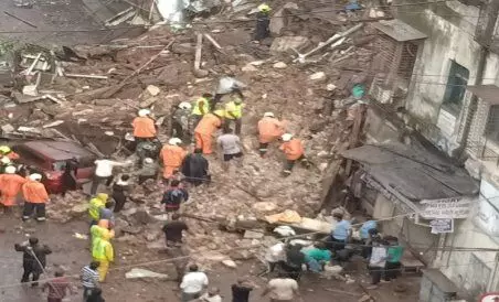 बहुमंजिला इमारत ढहने से आठ की मौत बहुमंजिला इमारत ढहने से आठ की मौत