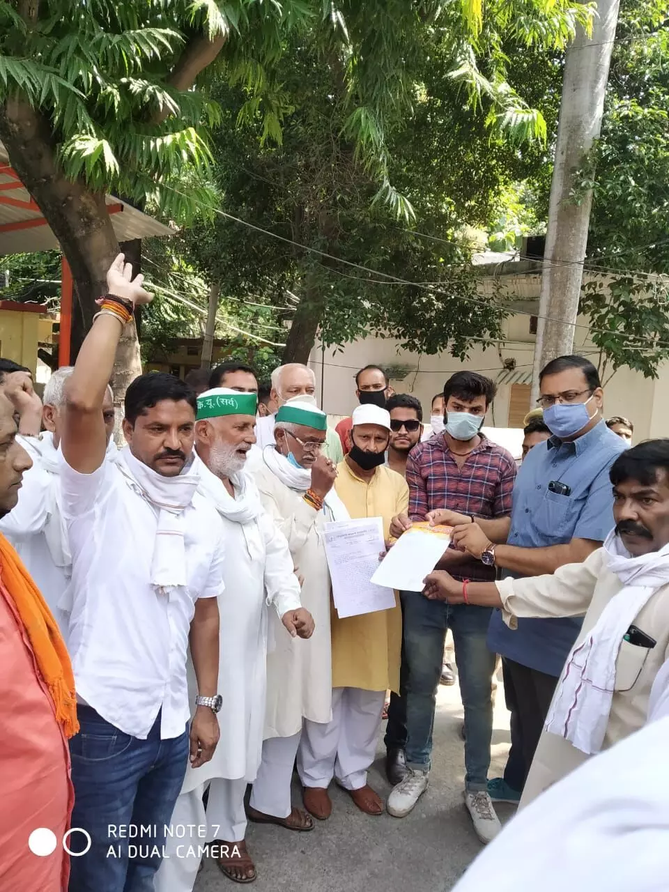 ब्राह्मण समाज के लोगों की चेतावनी, इस विधायक को दिया टिकट को नहीं देंगे वोट! ब्राह्मण समाज के लोगों की चेतावनी, इस विधायक को दिया टिकट को नहीं देंगे वोट!