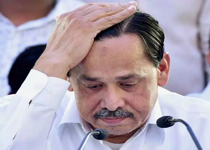 नसीमुद्दीन सिद्दीकी के गैरजमानती वारंट जारी नसीमुद्दीन सिद्दीकी के गैरजमानती वारंट जारी