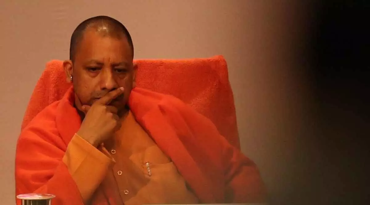 अपनों के निशाने पर आई योगी सरकार, योगी बोले मिलेगी सख्त सजा अपनों के निशाने पर आई योगी सरकार, योगी बोले मिलेगी सख्त सजा