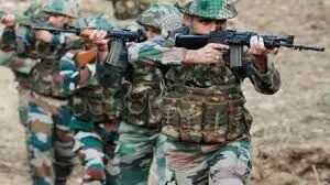 शोपियां में सुरक्षाबलों ने तीन आतंकी मार गिराए शोपियां में सुरक्षाबलों ने तीन आतंकी मार गिराए