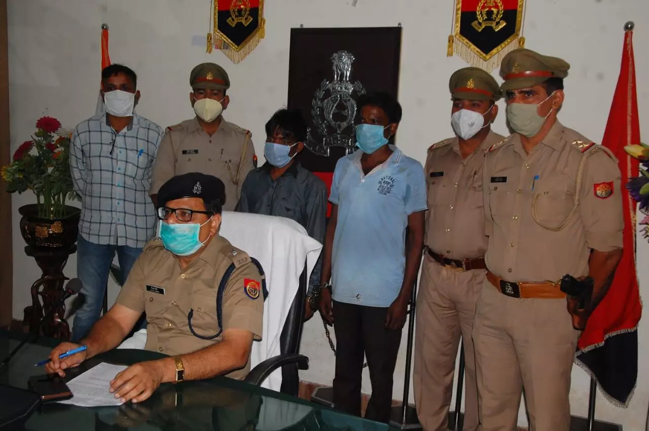 मुजफ्फरनगर पुलिस ने पकड़ी मौत के सामान की फैक्ट्री