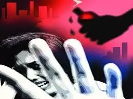गोंडा सो रही तीन बहनों तेजाबी हमला, एक झुलसी गोंडा सो रही तीन बहनों तेजाबी हमला, एक झुलसी