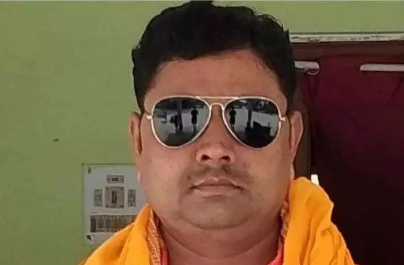 बलिया गोलीकांड का मुख्य आरोपी धीरेंद्र 14 दिन की न्यायिक हिरासत में बलिया गोलीकांड का मुख्य आरोपी धीरेंद्र 14 दिन की न्यायिक हिरासत में