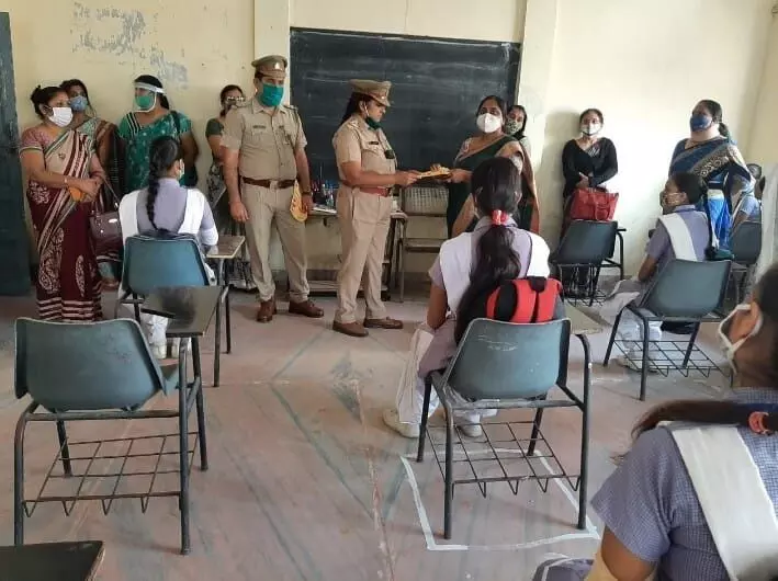 मिशन शक्ति के तहत स्कूलों में जाकर छात्राओं को दी गई अनेक महत्वपूर्ण जानकारियां