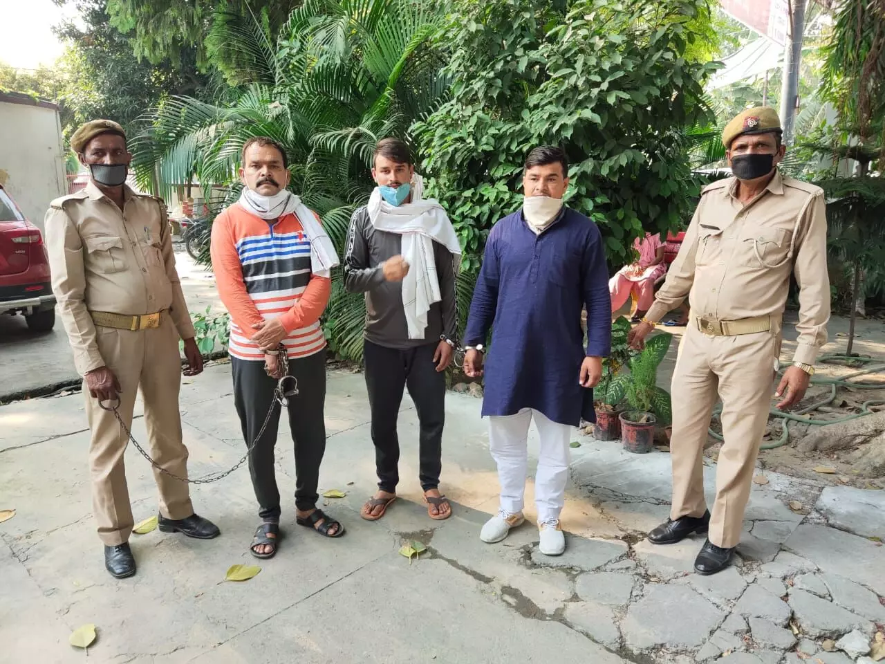दुबई के आईपीएल पर मुजफ्फरनगर में सट्टा, 3 पिता-पुत्र अरेस्ट दुबई के आईपीएल पर मुजफ्फरनगर में सट्टा, 3 पिता-पुत्र अरेस्ट