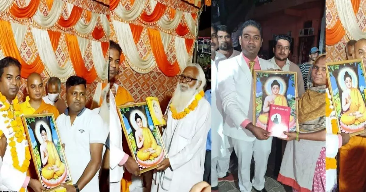 हाथरस केस के बाद वाल्मीकि समुदाय के 236 लोगों ने अपनाया बौद्ध धर्म हाथरस केस के बाद वाल्मीकि समुदाय के 236 लोगों ने अपनाया बौद्ध धर्म