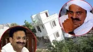 मुख्तार अंसारी के खास आलम सिद्दीकी का हाॅस्पिटल एंड ट्रामा सेंटर बुलडोजर से ध्वस्त मुख्तार अंसारी के खास आलम सिद्दीकी का हाॅस्पिटल एंड ट्रामा सेंटर बुलडोजर से ध्वस्त