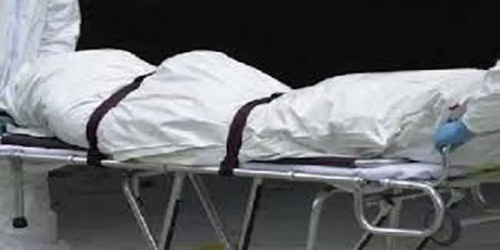 14 दिन तक टाॅयलेट में सड़ता रहा कोरोना मरीज का शव 14 दिन तक टाॅयलेट में सड़ता रहा कोरोना मरीज का शव