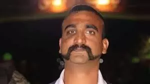 अभिनंदन मामले में हमले के खौफ से छूट रहे थे बाजवा के पसीने अभिनंदन मामले में हमले के खौफ से छूट रहे थे बाजवा के पसीने
