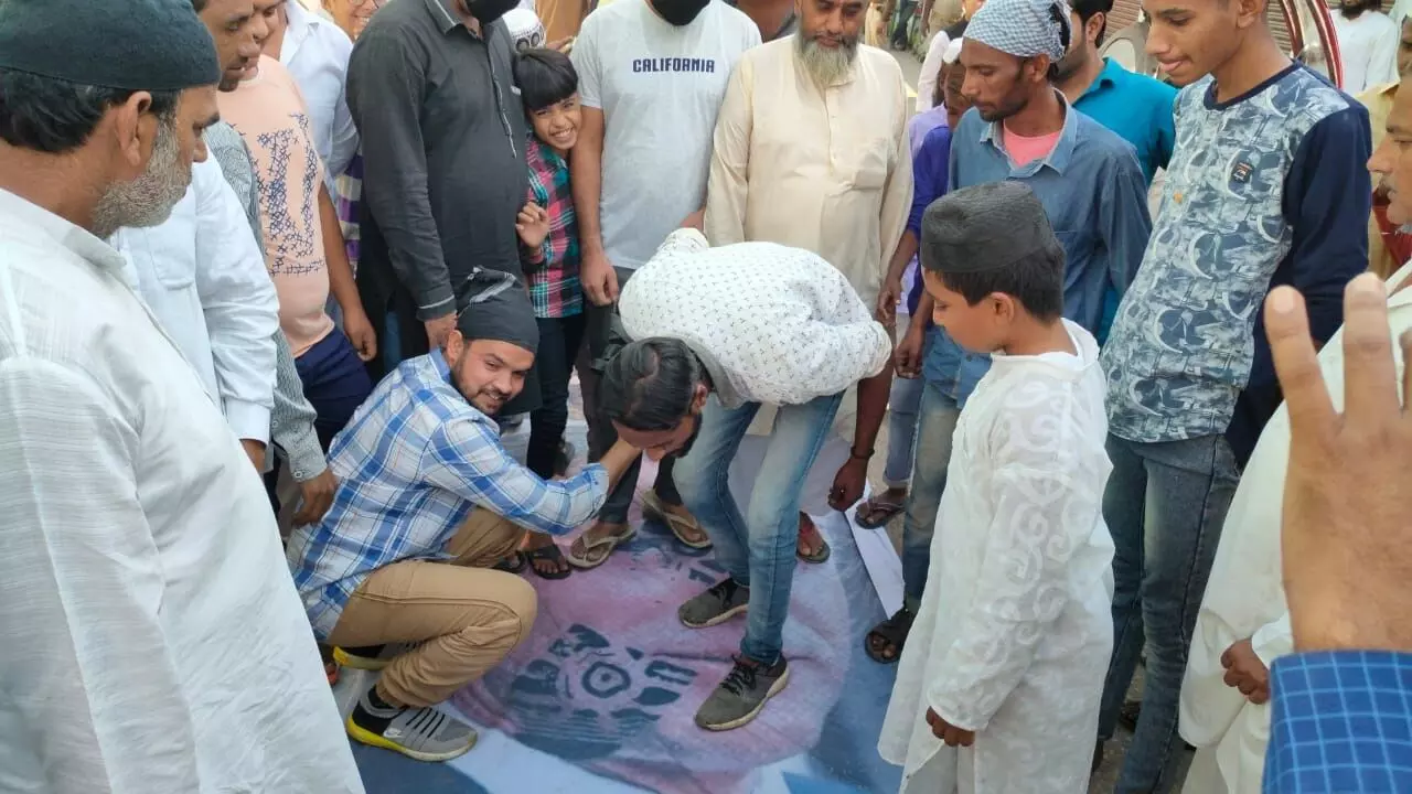 फ्रांस के राष्ट्रपति के खिलाफ प्रदर्शन फ्रांस के राष्ट्रपति के खिलाफ प्रदर्शन