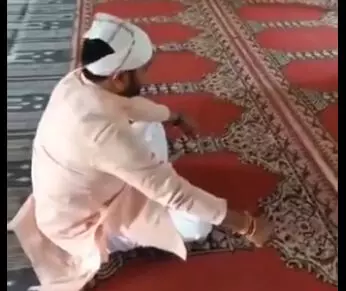 बागपत से बड़ा संदेश-इमाम ने मस्जिद में पढ़वाया हनुमान चालीसा बागपत से बड़ा संदेश-इमाम ने मस्जिद में पढ़वाया हनुमान चालीसा