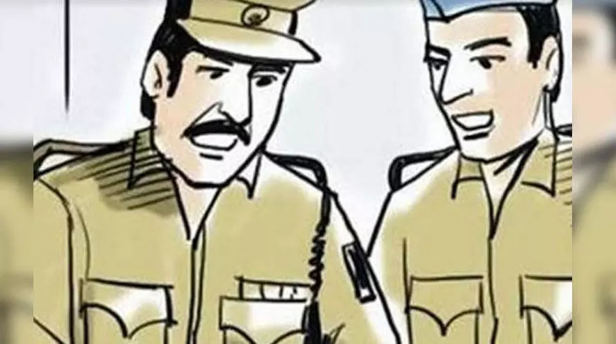 शामली में मुजफ्फरनगर के जिला पंचायत सदस्य की कार में चालीस लाख रुपये समेत दो युवक पकडे शामली में मुजफ्फरनगर के जिला पंचायत सदस्य की कार में चालीस लाख रुपये समेत दो युवक पकडे
