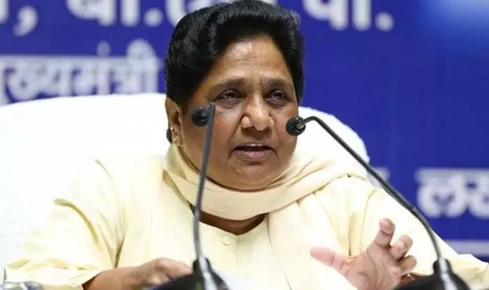 पराली जलाने वाले किसानो पर कार्रवाई से मायावती नाराज पराली जलाने वाले किसानो पर कार्रवाई से मायावती नाराज