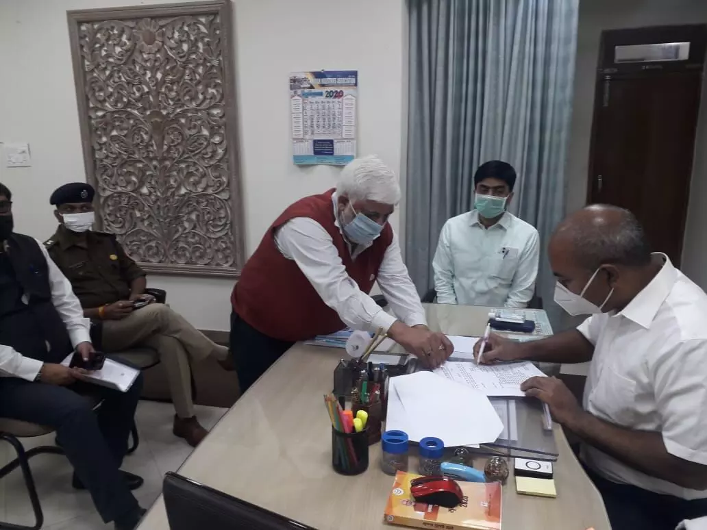 ए.वी.राजमौलि ने मण्डलायुक्त का कार्यभार संभाला ए.वी.राजमौलि ने मण्डलायुक्त का कार्यभार संभाला
