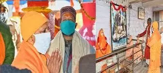योगी आदित्यनाथ ने उत्तराखंड मुख्यमंत्री त्रिवेंद्र रावत के साथ बदरीनाथ धाम में किए दर्शन योगी आदित्यनाथ ने उत्तराखंड मुख्यमंत्री त्रिवेंद्र रावत के साथ बदरीनाथ धाम में किए दर्शन