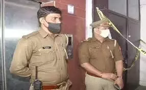 सपा एमएलसी के फ्लैट पर गोली चलने से युवक की हुई मौत सपा एमएलसी के फ्लैट पर गोली चलने से युवक की हुई मौत