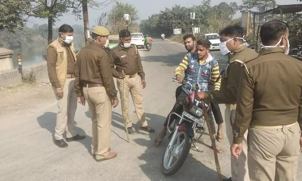 विशेष चैकिंग-बिना मास्क लोगों के हुए चालान विशेष चैकिंग-बिना मास्क लोगों के हुए चालान