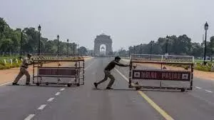 दिल्ली में कोरोना के चलते नाइट कफ्र्यूू लगाने की तैयारी दिल्ली में कोरोना के चलते नाइट कफ्र्यूू लगाने की तैयारी