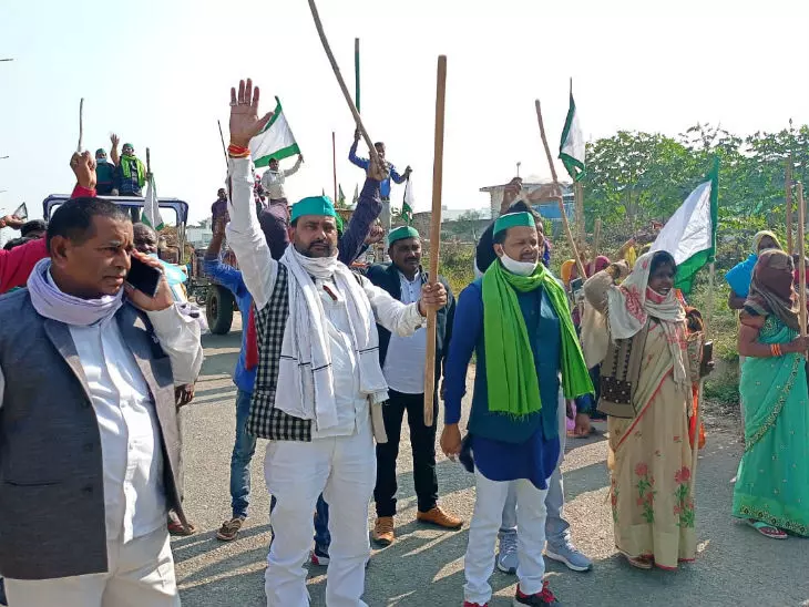 भााकियू के दिल्ली कूच के चलते हाईवे पर यातायात वन वे किया भााकियू के दिल्ली कूच के चलते हाईवे पर यातायात वन वे किया