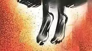 गौने से तीन दिन पहले दुल्हन लापता, जंगल में पेड़ से पेड पर लटकी मिली युगल की लाश गौने से तीन दिन पहले दुल्हन लापता, जंगल में पेड़ से पेड पर लटकी मिली युगल की लाश