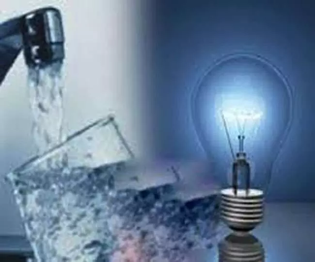बिजली का मीटर लगाने पहुंचे जेई का हुआ विरोध तो गांव वालों को मिली ये सजा बिजली का मीटर लगाने पहुंचे जेई का हुआ विरोध तो गांव वालों को मिली ये सजा