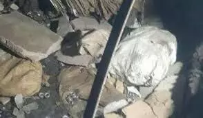 दिल्ली में फैक्ट्री की छत गिरने से चार लोगों की मौत दिल्ली में फैक्ट्री की छत गिरने से चार लोगों की मौत