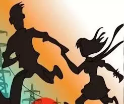 बैठा रह गया दूल्हा, युवक दुल्हन को लेकर फरार बैठा रह गया दूल्हा, युवक दुल्हन को लेकर फरार