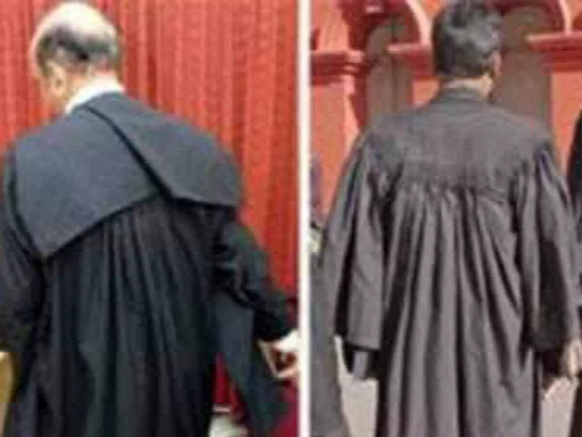 कोर्ट कार्यवाही के दौरान वकीलों व जजों का गाउन पहनना अनिवार्य नहींः हाईकोर्ट कोर्ट कार्यवाही के दौरान वकीलों व जजों का गाउन पहनना अनिवार्य नहींः हाईकोर्ट