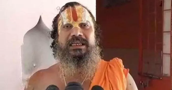 अयोध्या के महंत परमहंस दास ने टीमएसी सांसद के सिर पर रखा 5 करोड़ का इनाम अयोध्या के महंत परमहंस दास ने टीमएसी सांसद के सिर पर रखा 5 करोड़ का इनाम