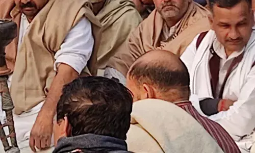 राकेश टिकैत की सरेंडर की तैयारी, सिसौली में पंचायत राकेश टिकैत की सरेंडर की तैयारी, सिसौली में पंचायत