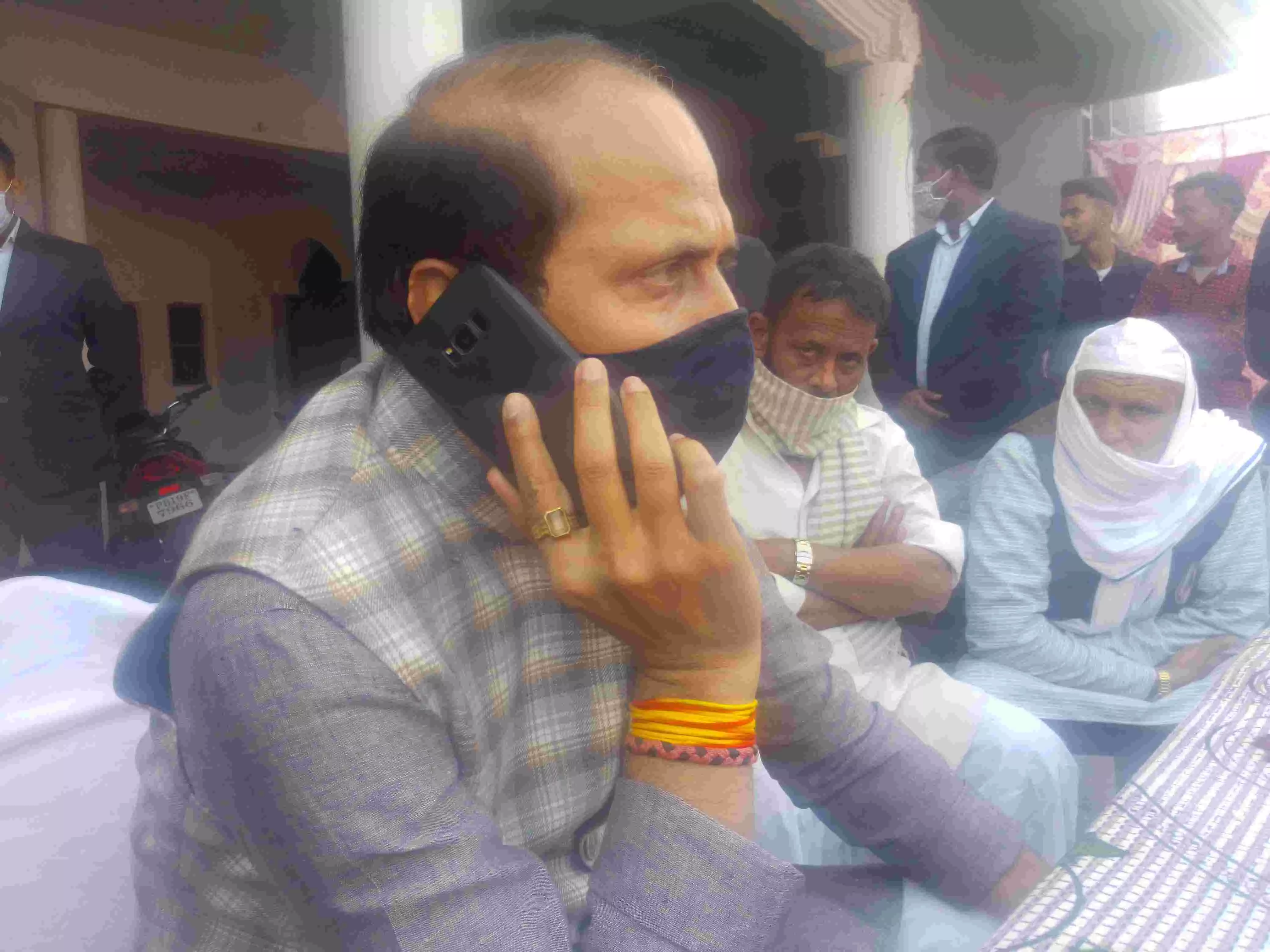 चीनी मिलों में युवकों को रोजगार देगी सरकार चीनी मिलों में युवकों को रोजगार देगी सरकार