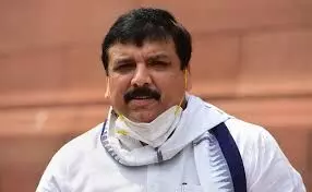 आप के तीन सांसद राज्यसभा की कार्रवाई से एक दिन के लिए निष्कासित आप के तीन सांसद राज्यसभा की कार्रवाई से एक दिन के लिए निष्कासित
