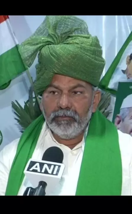 गाजीपुर बार्डर पर राकेश टिकैत ने जमकर चलाया फावड़ा गाजीपुर बार्डर पर राकेश टिकैत ने जमकर चलाया फावड़ा